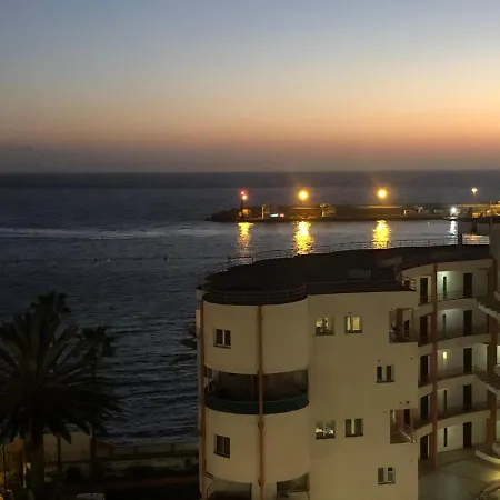 First Line Sea, Luxury Penthouse, Sea And Sunset View Vivenda Vacational Guayero 618 Appartement *