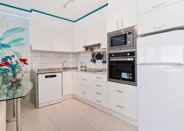 First Line Sea, Luxury Penthouse, Sea And Sunset View Vivenda Vacational Guayero 618 * Los Cristianos (Tenerife)