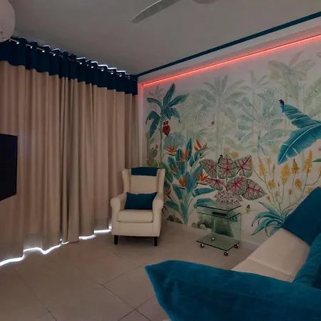 아파트 First Line Sea, Luxury Penthouse, Sea And Sunset View Vivenda Vacational Guayero 618